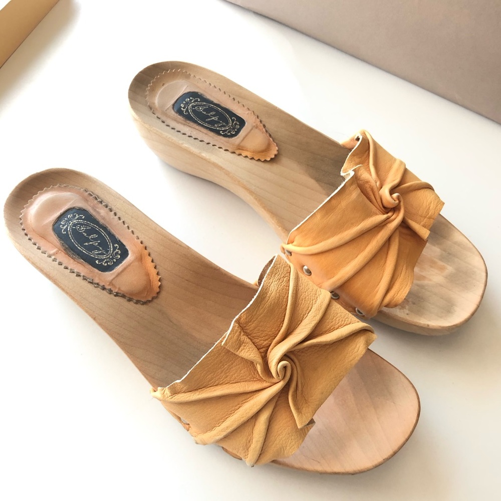 Salpy Hand Made Mango Peach Leather Wood Block Low Platform Heel